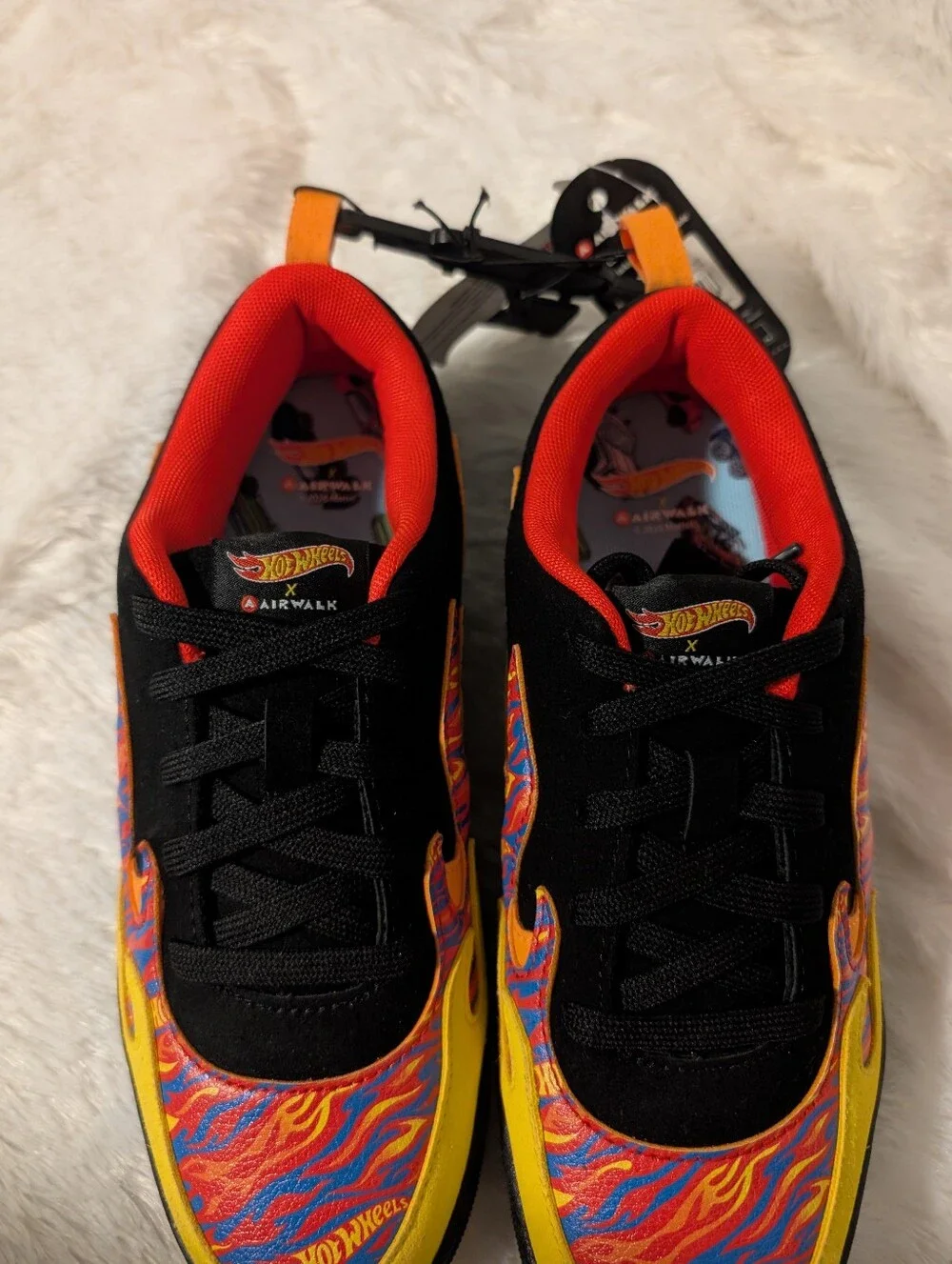 Airwalk Hot Wheels Black & Yellow Flame Sneakers Big Kids' 6: Classic 2.0